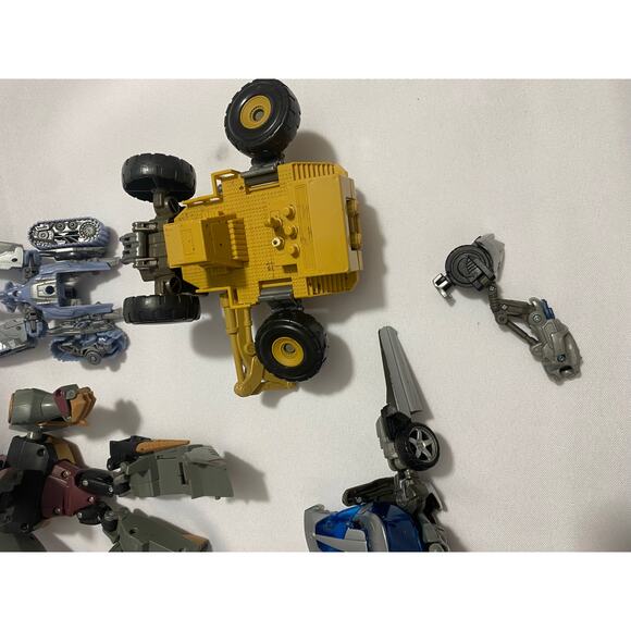 Transformers Character Collection – Generation, Robots in Disguise Studio Series - Picture 6 of 14